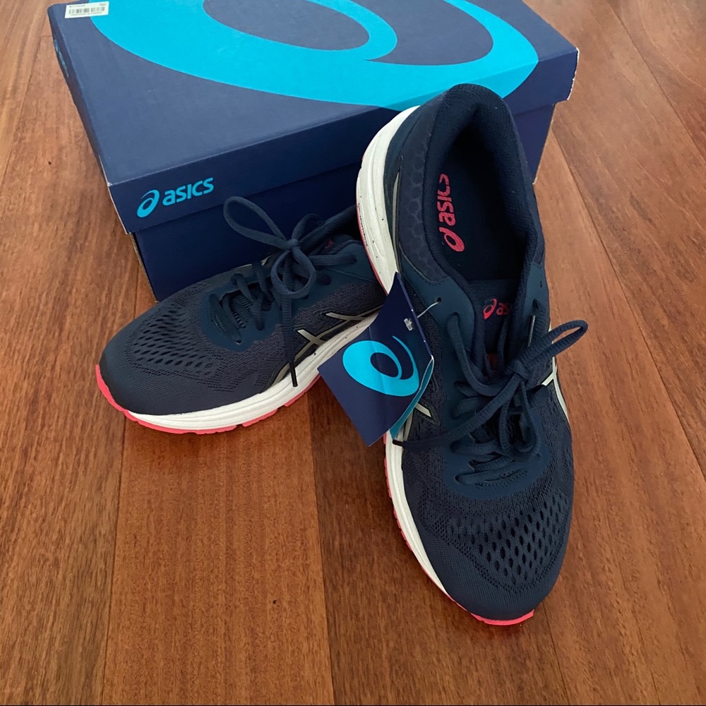 ASICS Women’s running shoes NWT, Blue/Silver/Rouge